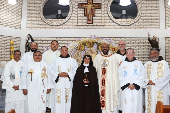 Irm&atilde; Guadalupe professa votos solenes no Mosteiro de Deus Trino