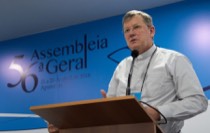 &quot;Vivemos num mundo com transformações rápidas. Daí a necessidade de rever a formação de padres&quot;, afirma Dom Jaime